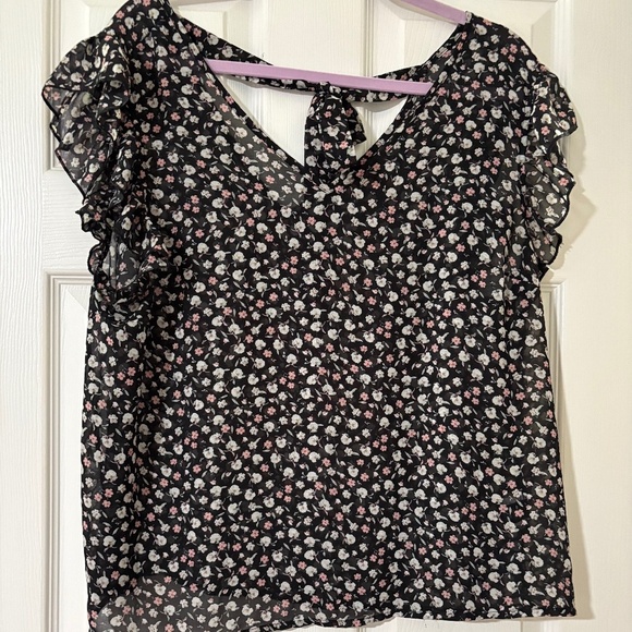 Tops - 4 for $20 SALE! Black flowy sheer blouse with tie back Size L